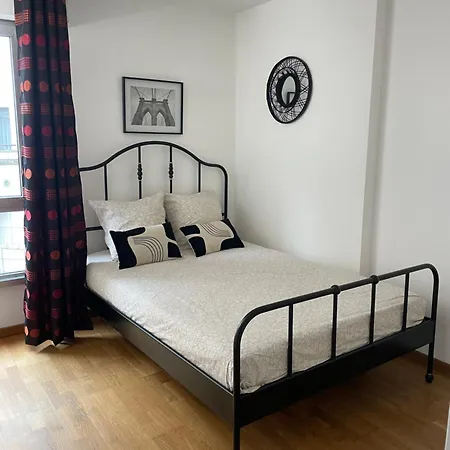 Superbe Appartement, 1er Etage Avec Ascenseur, A 5 Min Du Metro Avec Parking Gratuit